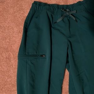 Women's Small 5-Pocket Skinny Scrub Jogger Hunter Green